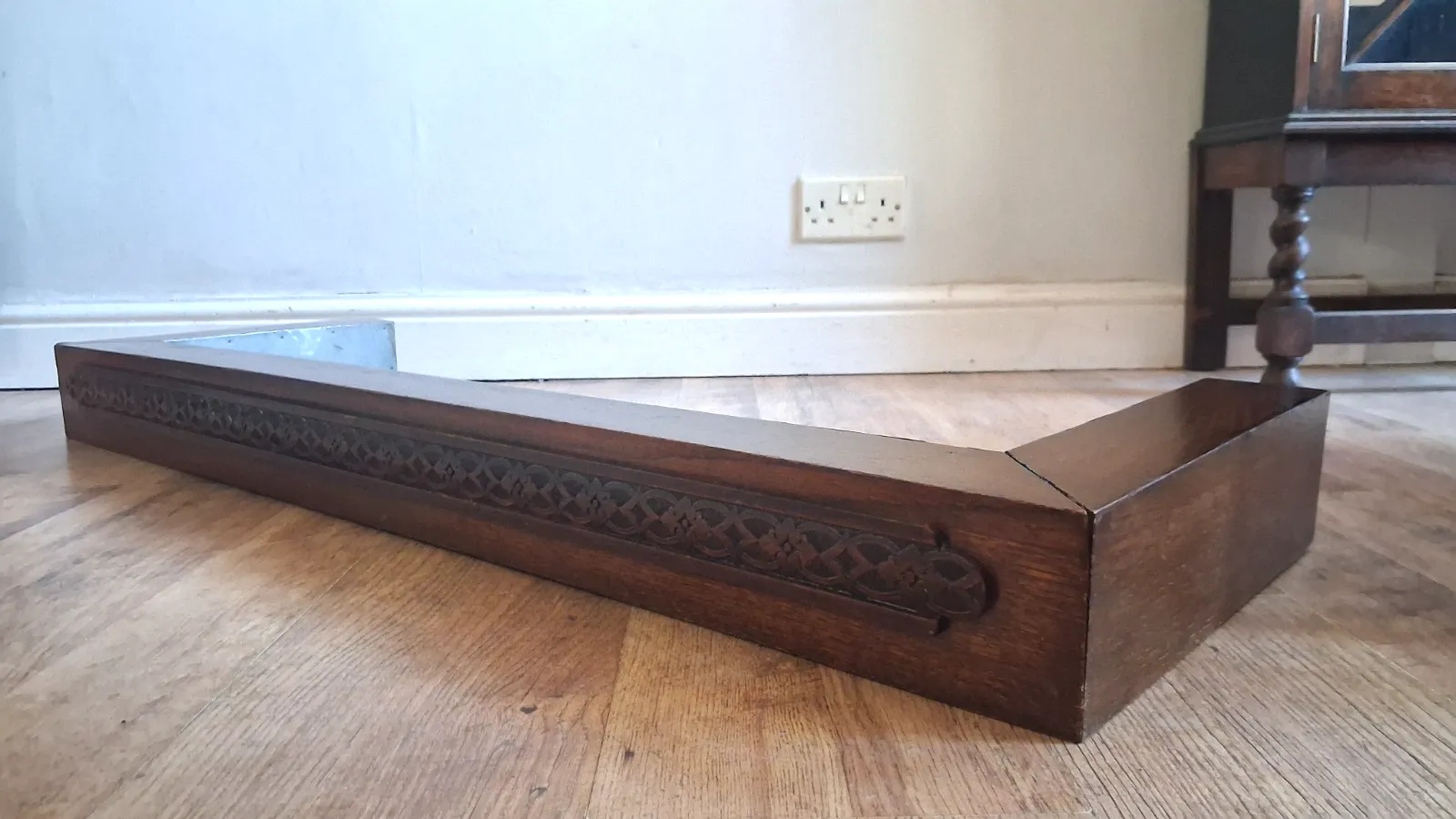 Delightful Original Art Deco 1930's Solid Oak Fireplace Fender /Guard photo vinterior