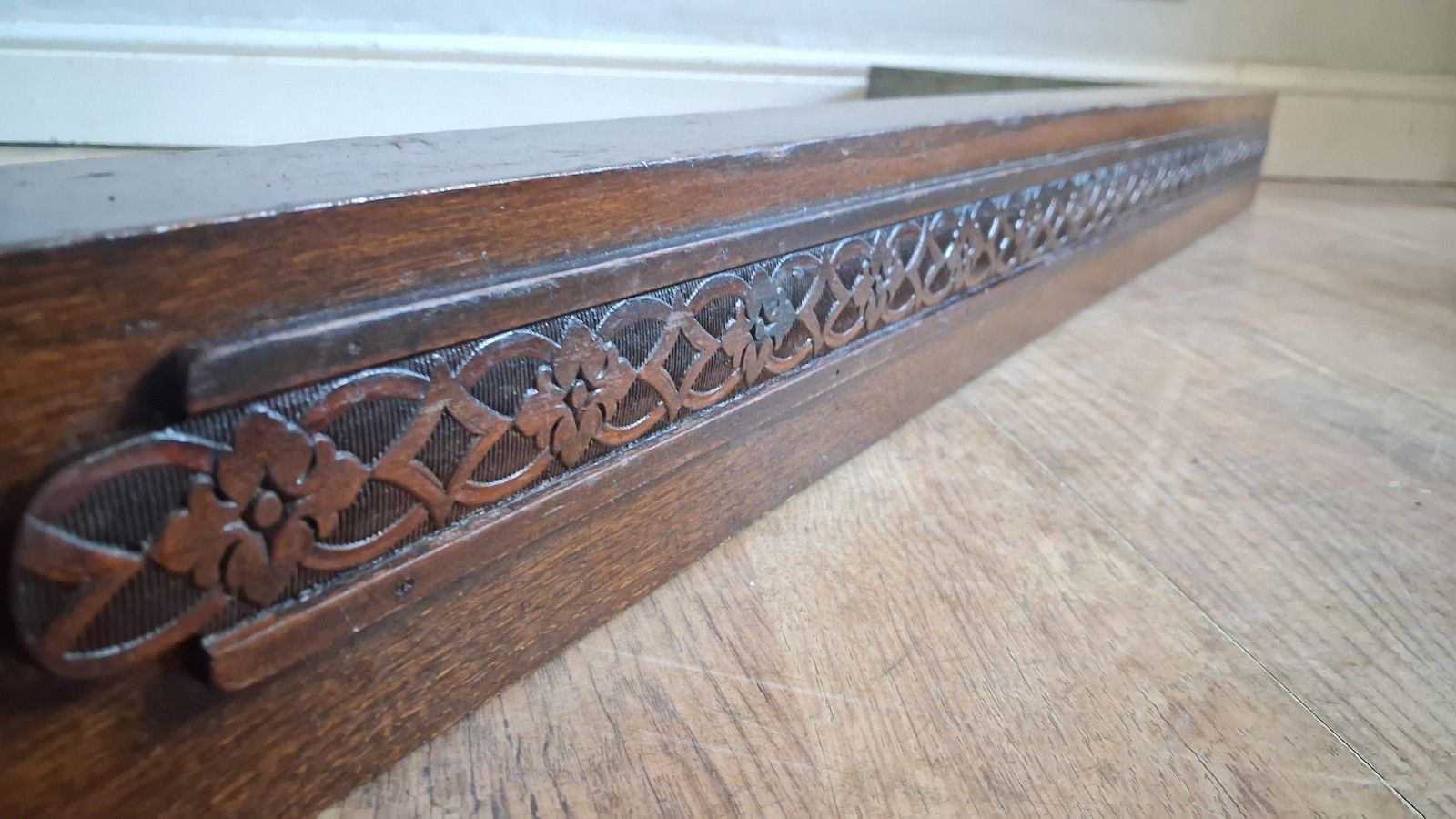 photo vinterior Delightful Original Art Deco 1930's Solid Oak Fireplace Fender /Guard