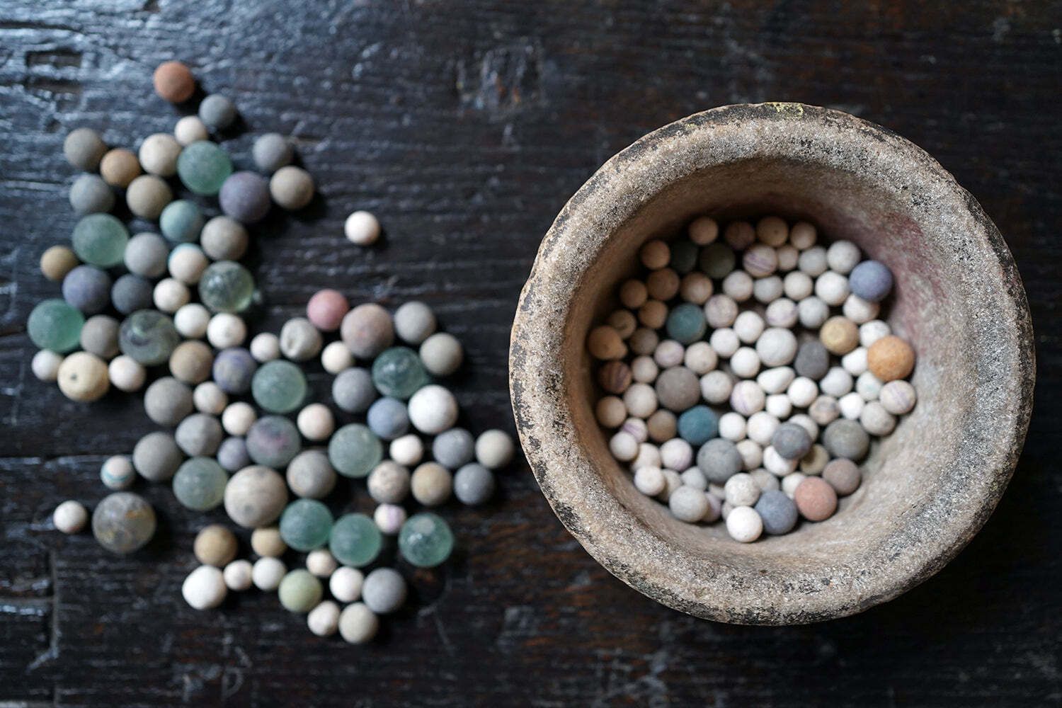 A Late 19thc Indian Marble Bowl Containing A Collection Of Clay & Glass Marbles photo vintage