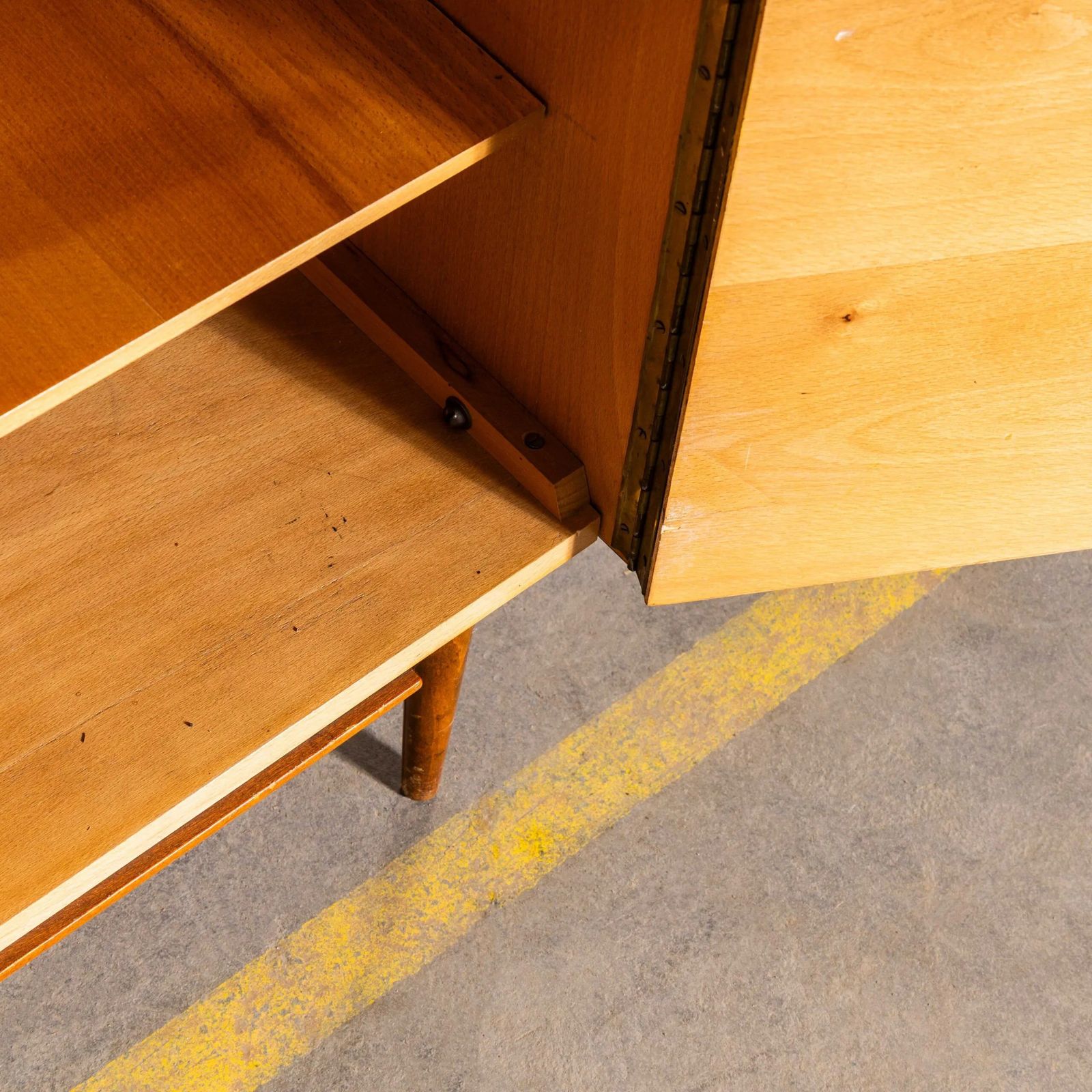 1970’s Dark Rich Walnut Mid Century Wardrobe photo vinterior