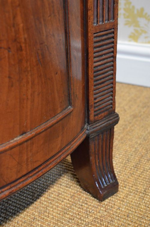 photo vinterior A Pair Of Regency Mahogany Pedestal Cabinets