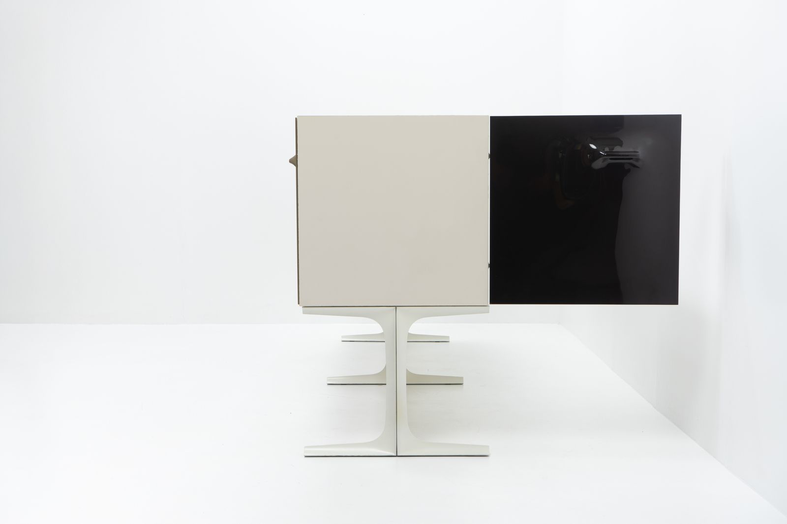 photo for sale Df 2000 Sideboard, Raymond Loewy For Doubinsky Frères, France, 1960s