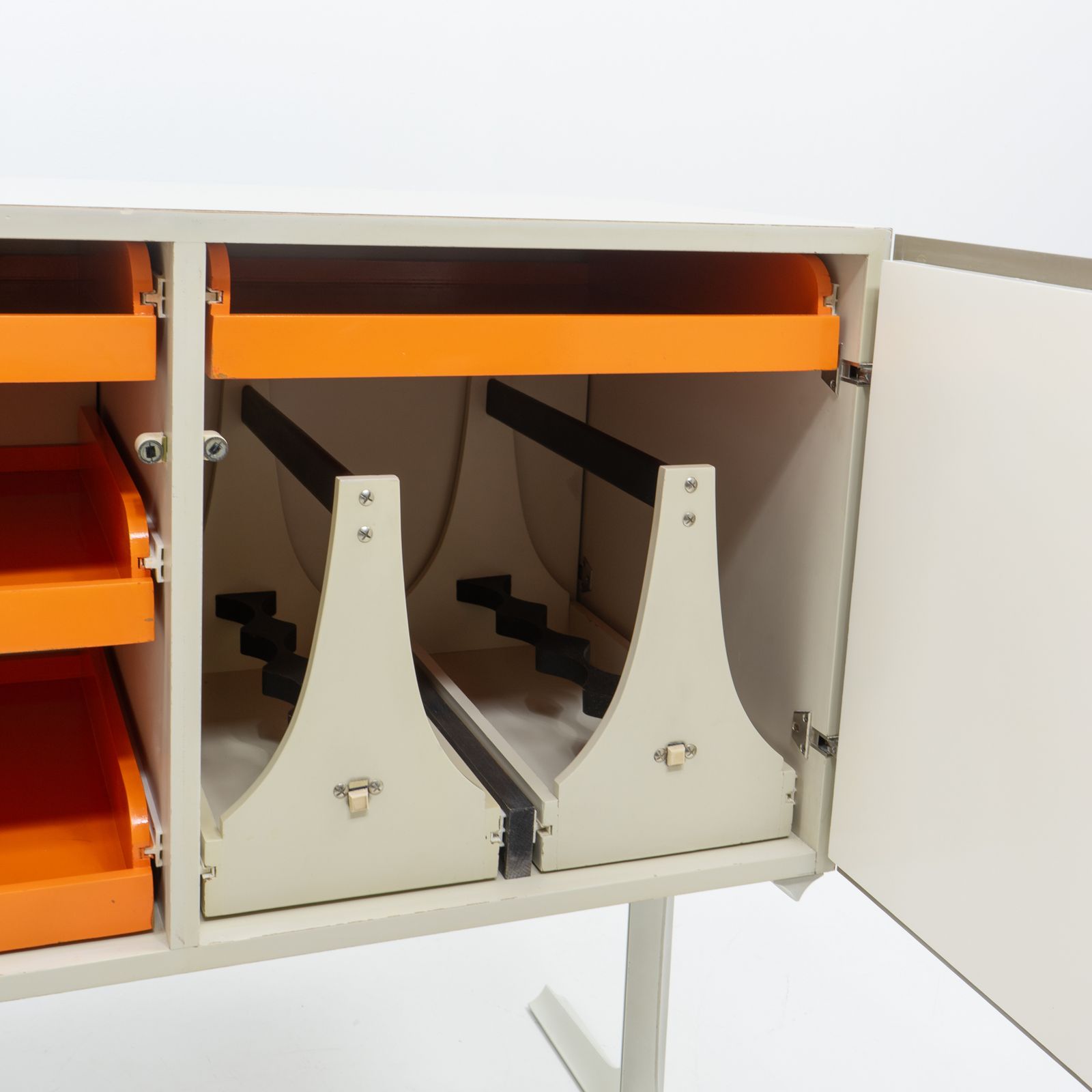 photo buy Df 2000 Sideboard, Raymond Loewy For Doubinsky Frères, France, 1960s