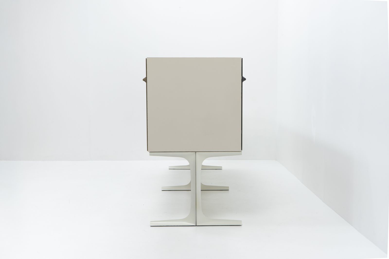 photo vintage Df 2000 Sideboard, Raymond Loewy For Doubinsky Frères, France, 1960s