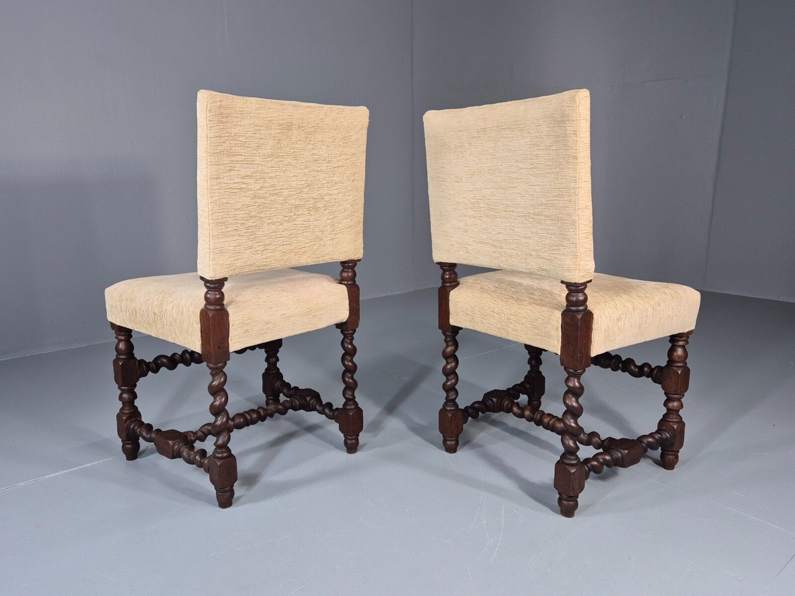 photo furniture 2 Baroque Dining Chairs In Oak Barley Twist H Stretchers Antique Eb11425 Vdin