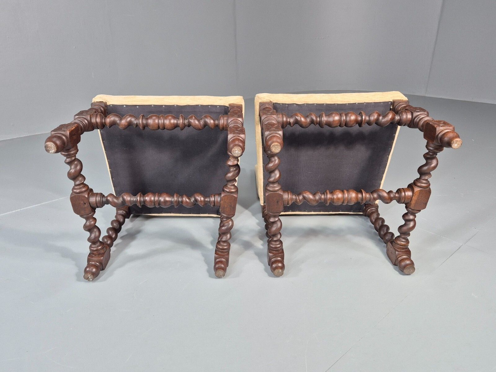 photo vintage 2 Baroque Dining Chairs In Oak Barley Twist H Stretchers Antique Eb11425 Vdin