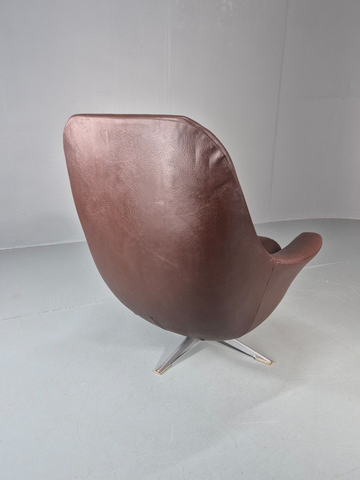 Retro Swivel Bucket Chair 1970s Denmark Brown Vinyl Mid Century Eb11415 Mswi photo vinterior