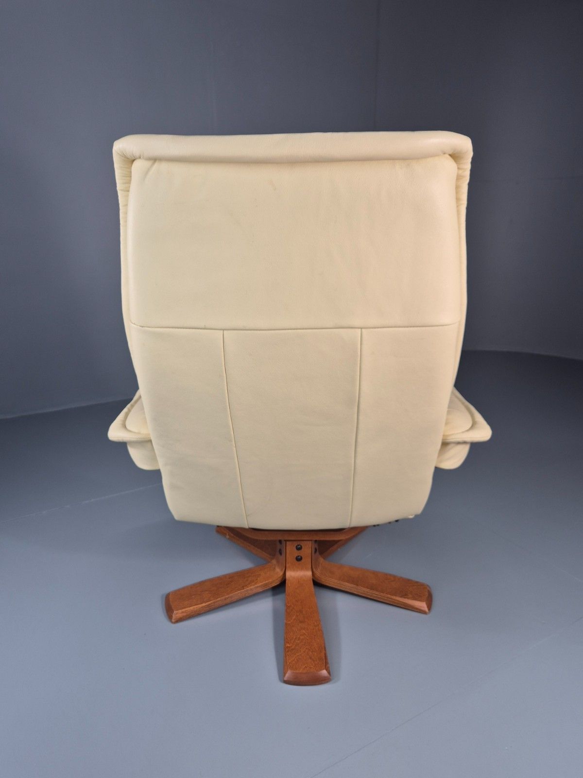 Vintage Danish Swivel Recline Lounge Chair Cream Leather 1990s  Eb11400 Mswi photo vinterior
