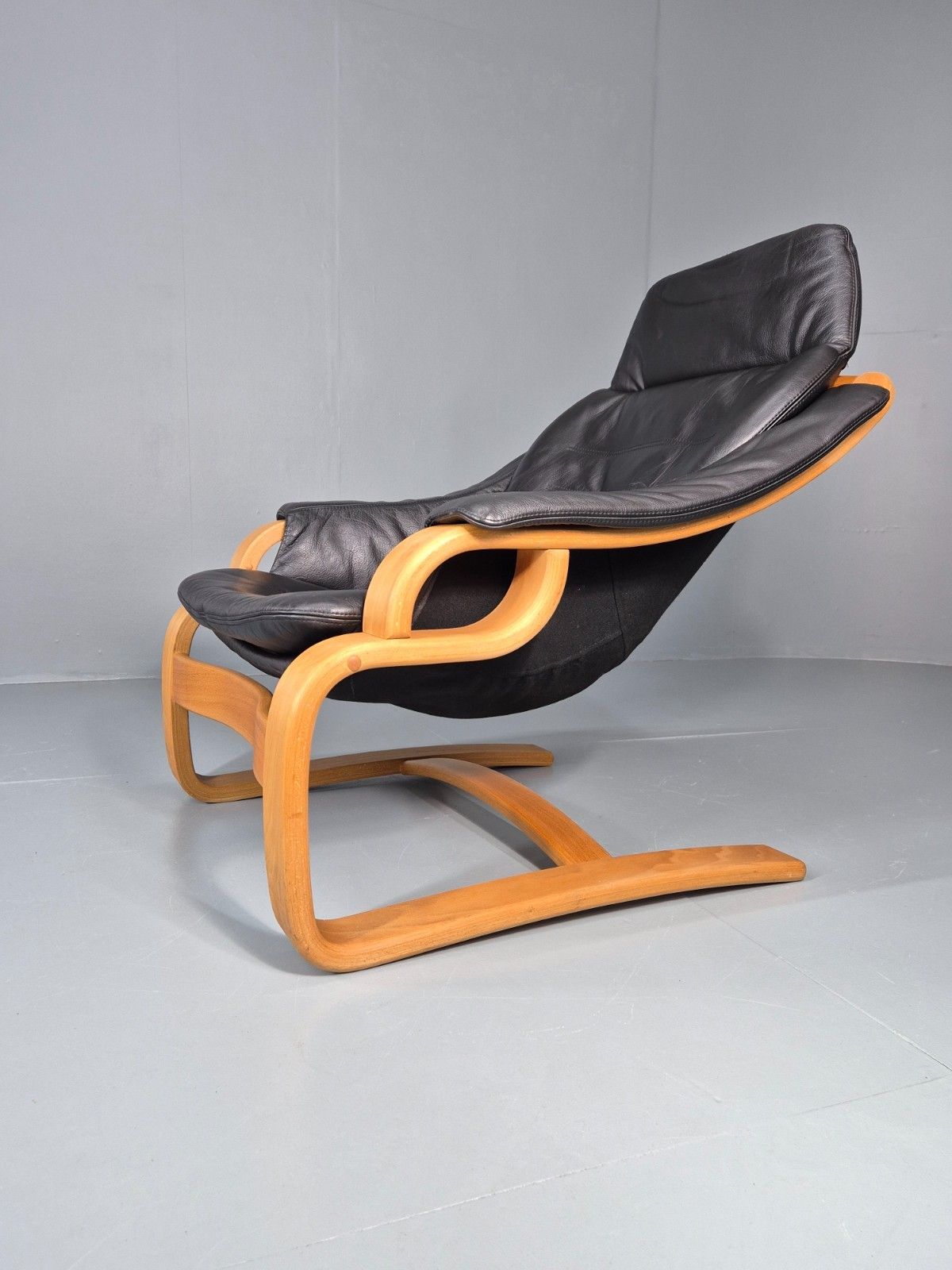 Skippers Apollo Leather Lounge Chair Bentwood Frame 1980s Retro Mcm Eb11290 Mben photo furniture