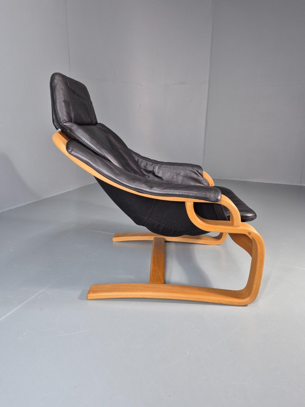 Skippers Apollo Leather Lounge Chair Bentwood Frame 1980s Retro Mcm Eb11290 Mben photo vintage