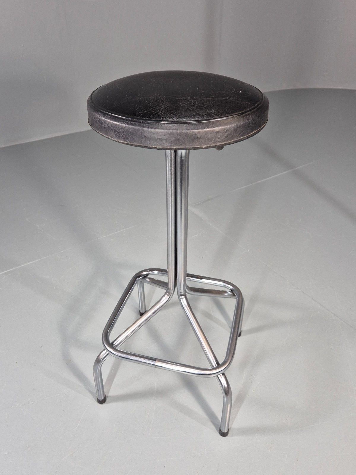 photo for sale Vintage 1980s Bar Sttol Chrome And Black Vinyl Bauhaus Retro Eb11275 Mdin