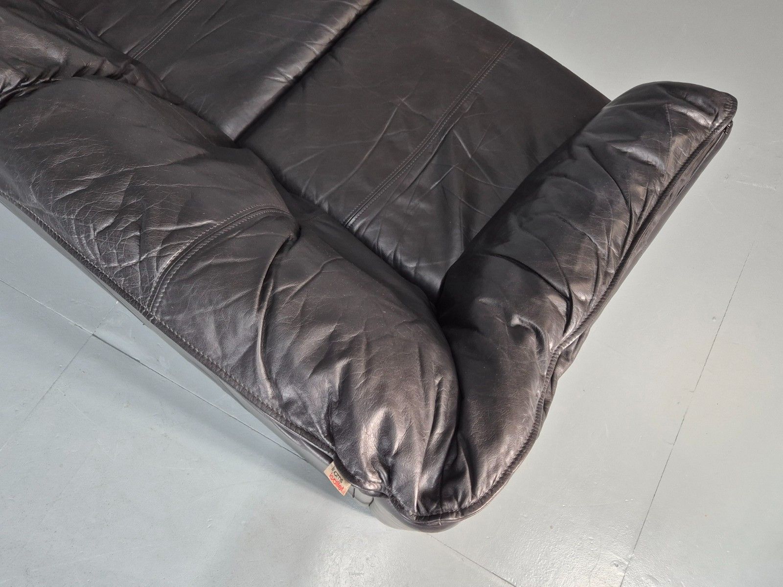 photo furniture Vintage Thams Two Seater Sofa Black Leather 1980s Retro  Eb11254 M2ss