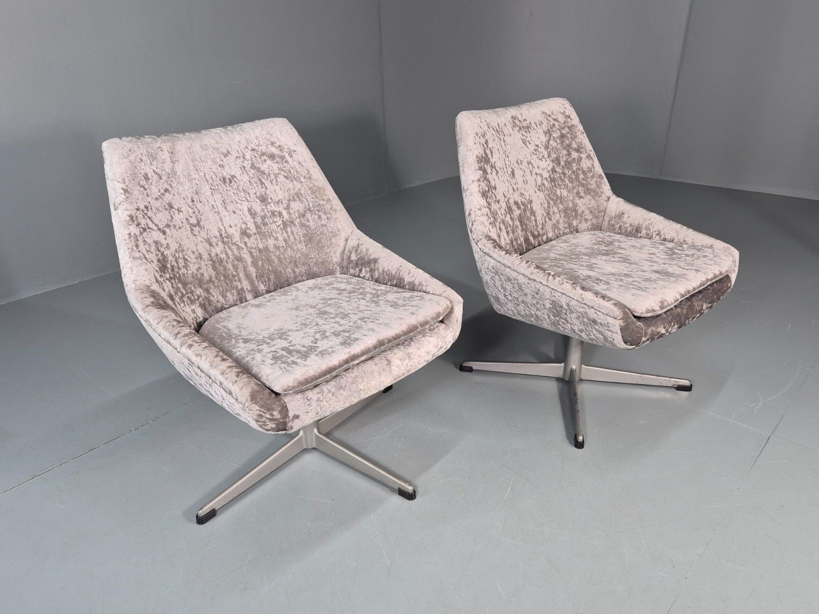 425.0 2 Swedish Swivel Chairs 1960s Retro Silver Blue Velvet Upholstery  Eb10723 Mnor photo