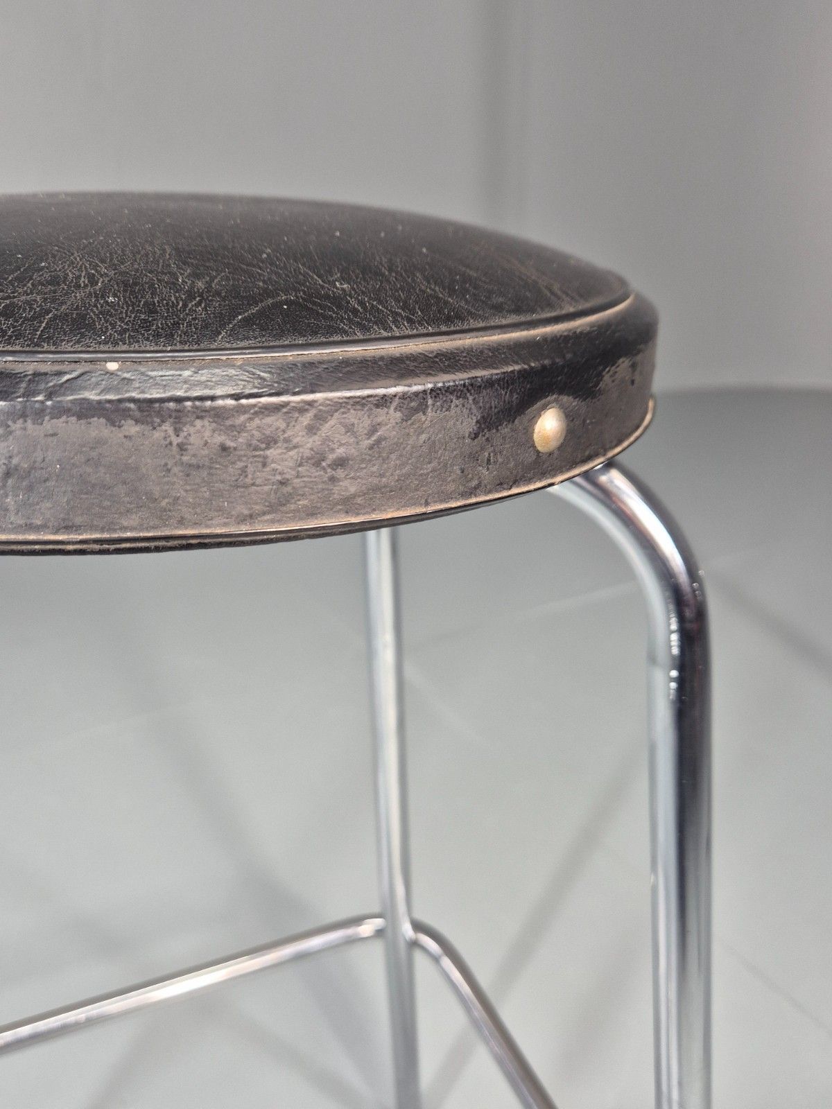 photo vinterior Vintage Bar Stool Black Vinyl And Chrome 1980s Bauhaus Style Retro Eb11274 Mdin