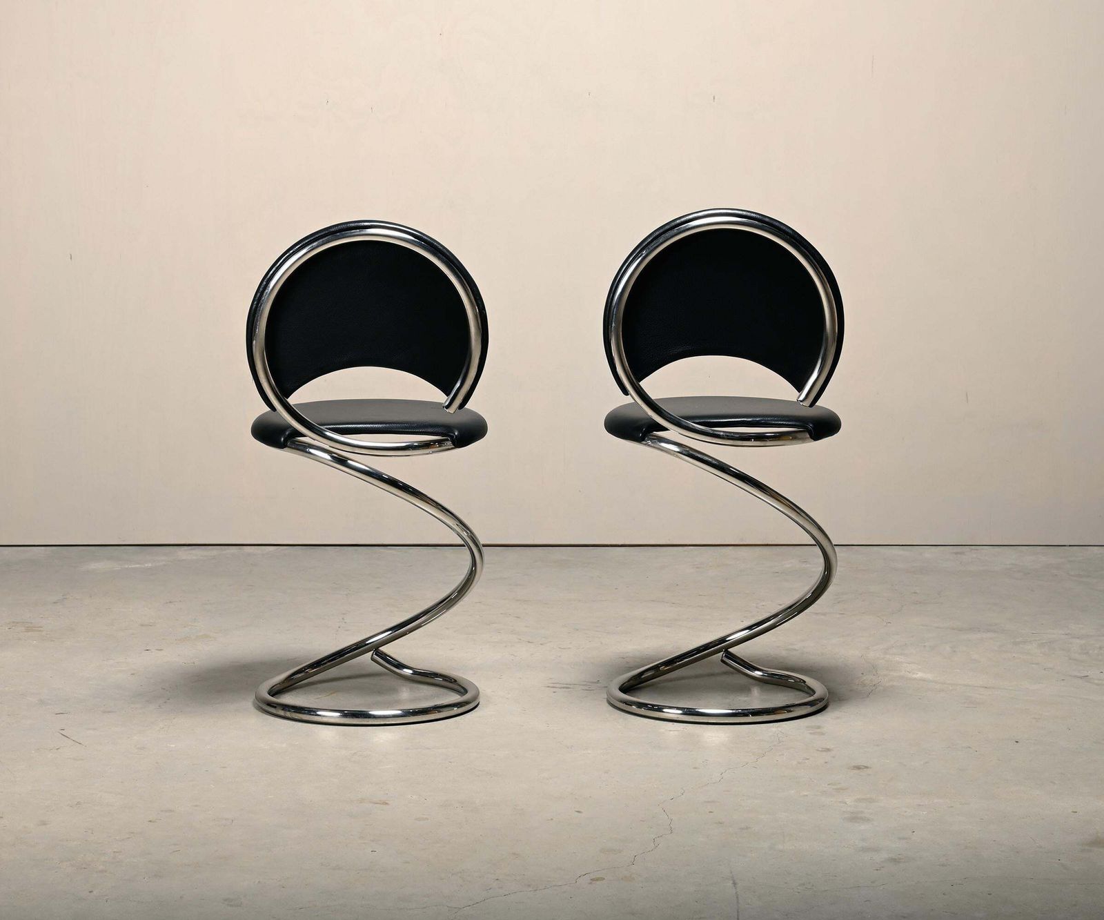 Poul Henningsen Snake Chairs, Model Ph 501 In Chrome And Full Black Leather photo Furniture