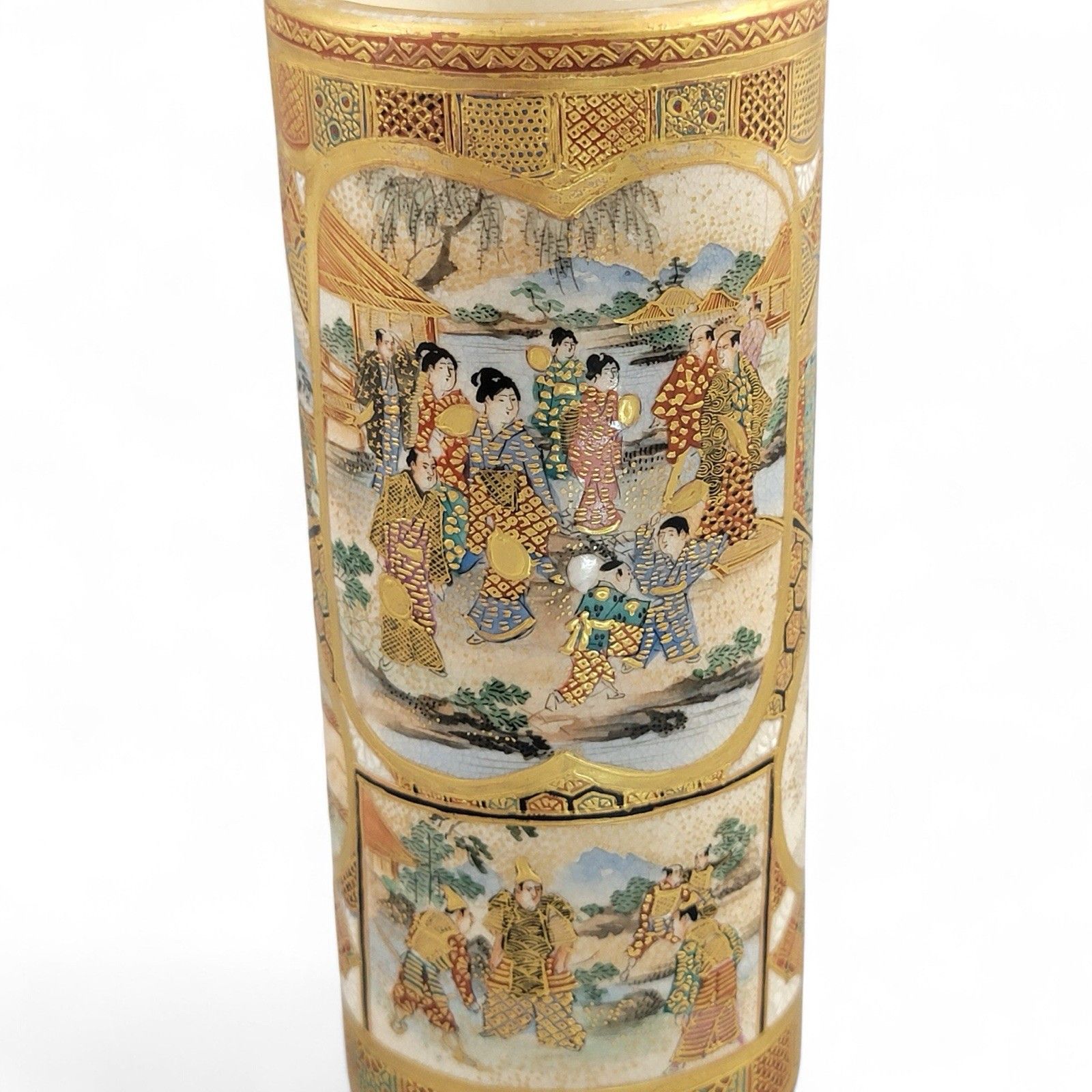 photo vinterior Meiji Japanese Satsuma Cylindrical Vase With Samurai Scenes, Shimazu Mark