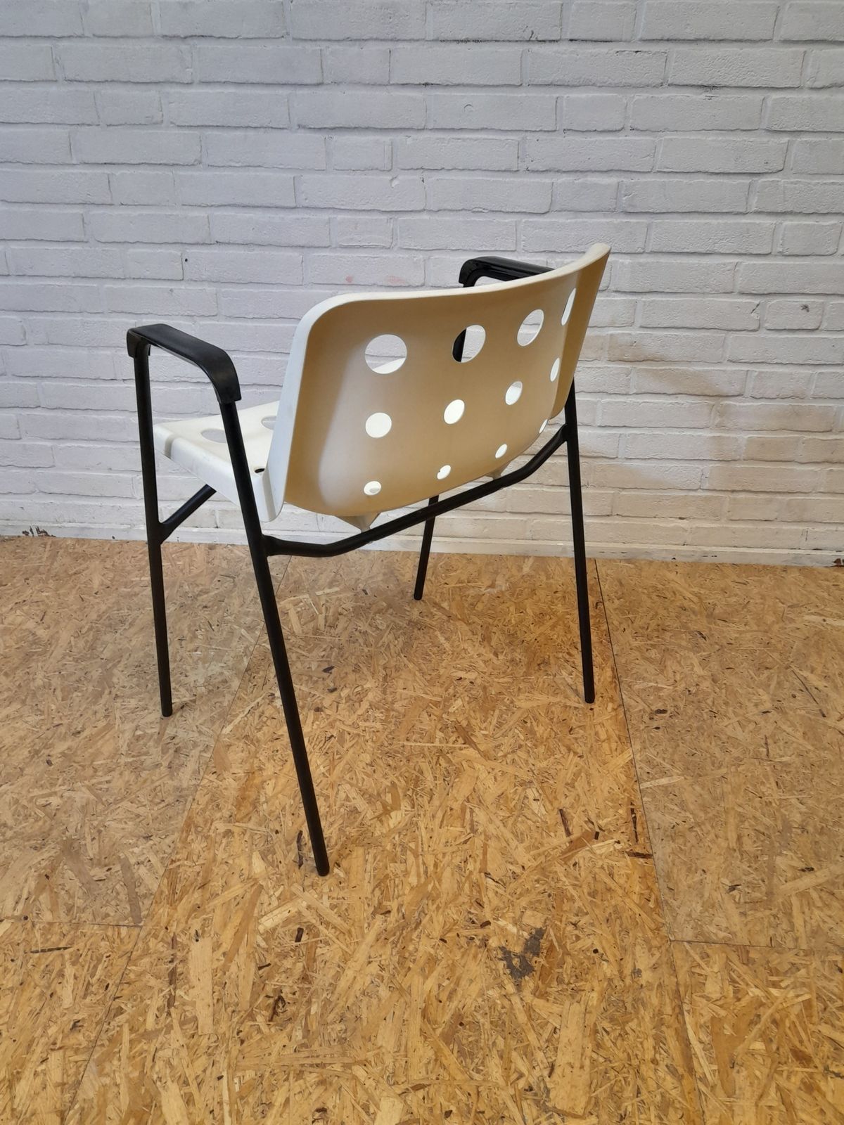 Polo Chair Robin Day, For Hille photo 534.0