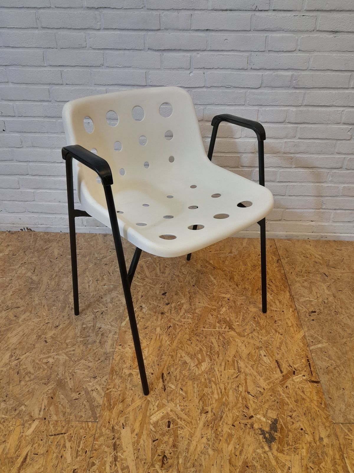 Polo Chair Robin Day, For Hille photo buy