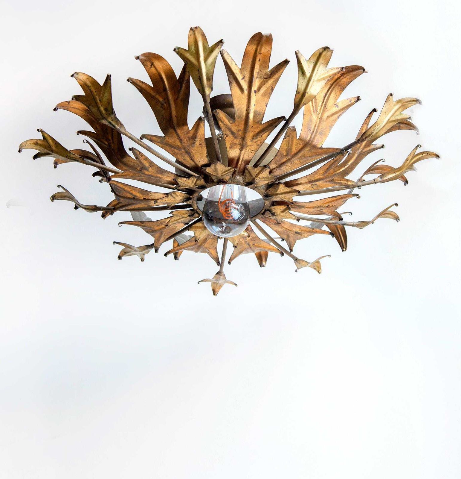 Italiaanse Sunburst Plafondlamp   Goudkleurige Metalen Bladeren   Mid Century Modern Design, Jaren 1960 photo furniture