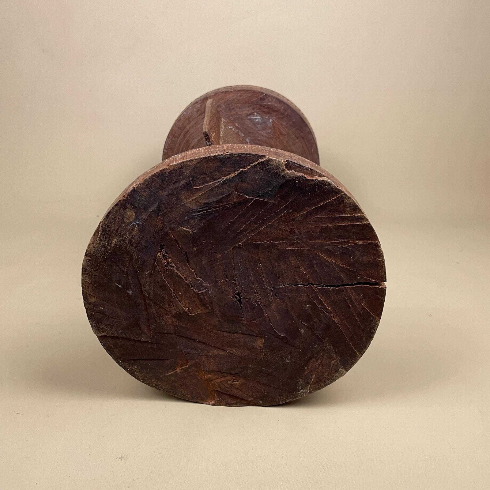 photo vinterior Antique African Luba Caryatid Stool Handmade Round Wood Table Plant Stand Fish Wooden Africa Furniture Circle Brown Seat Tribe Handcrafted