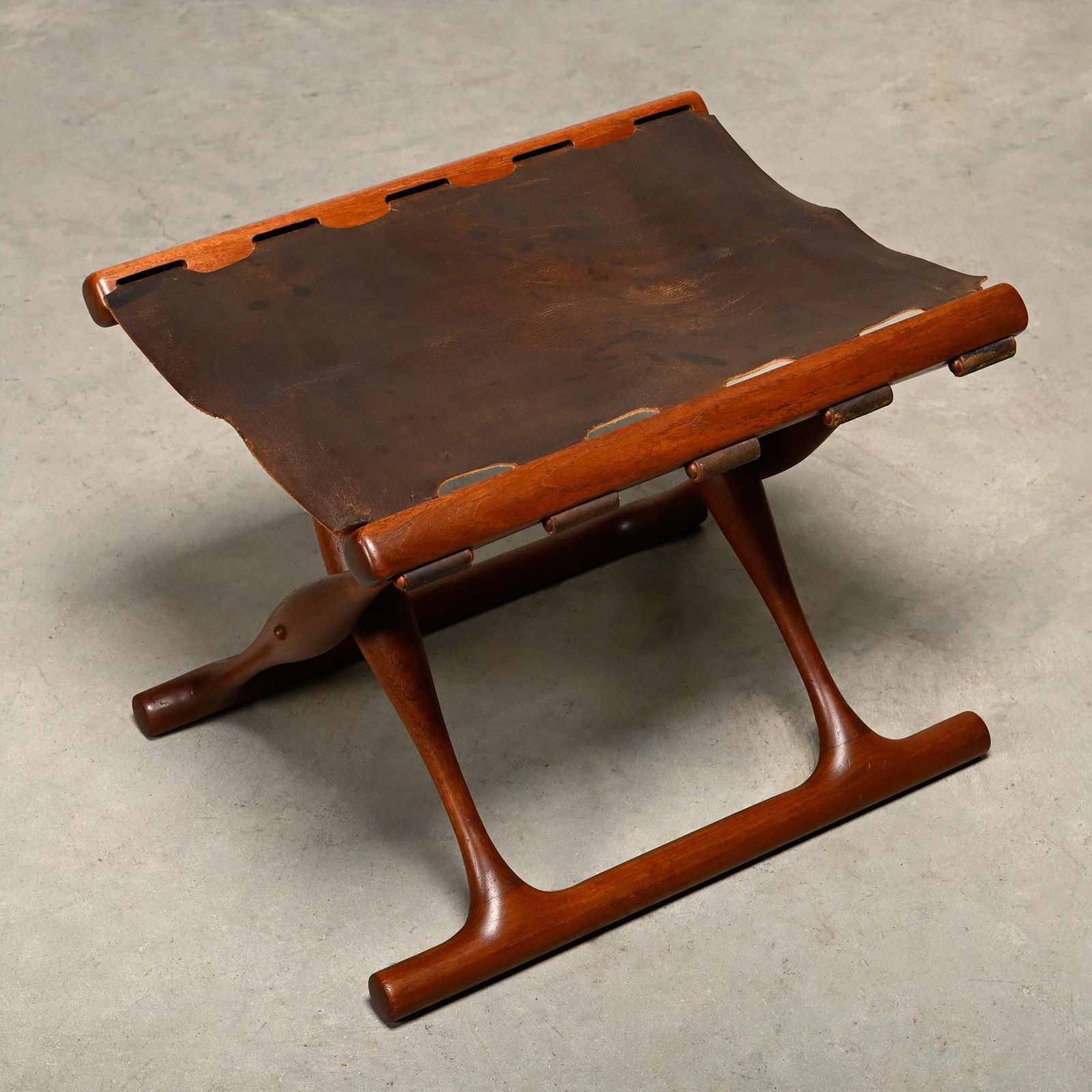 photo furniture Poul Hundevad Ph43 Guldhøj Stool In Teak And Brown Leather Denmark 1960s