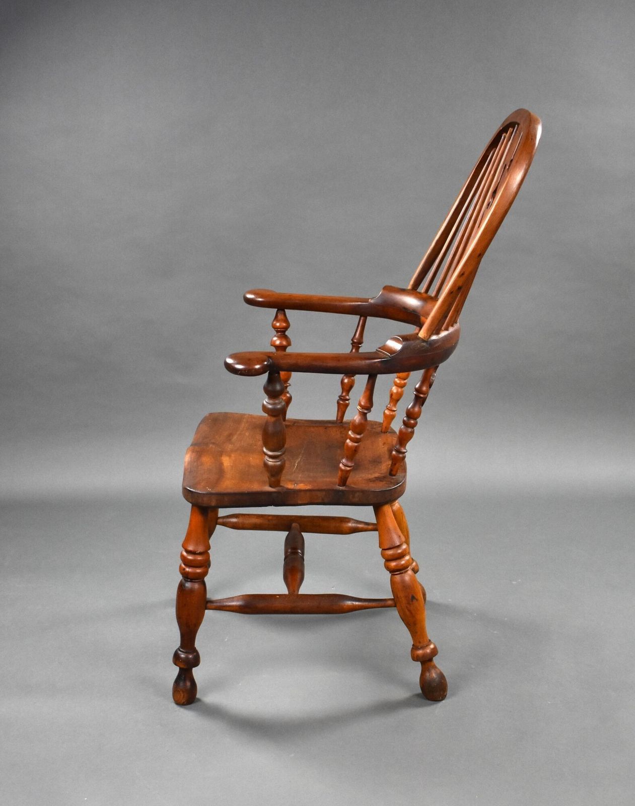 19th Centyr Yew Wood Broad Arm Windsor Chair photo 750.0