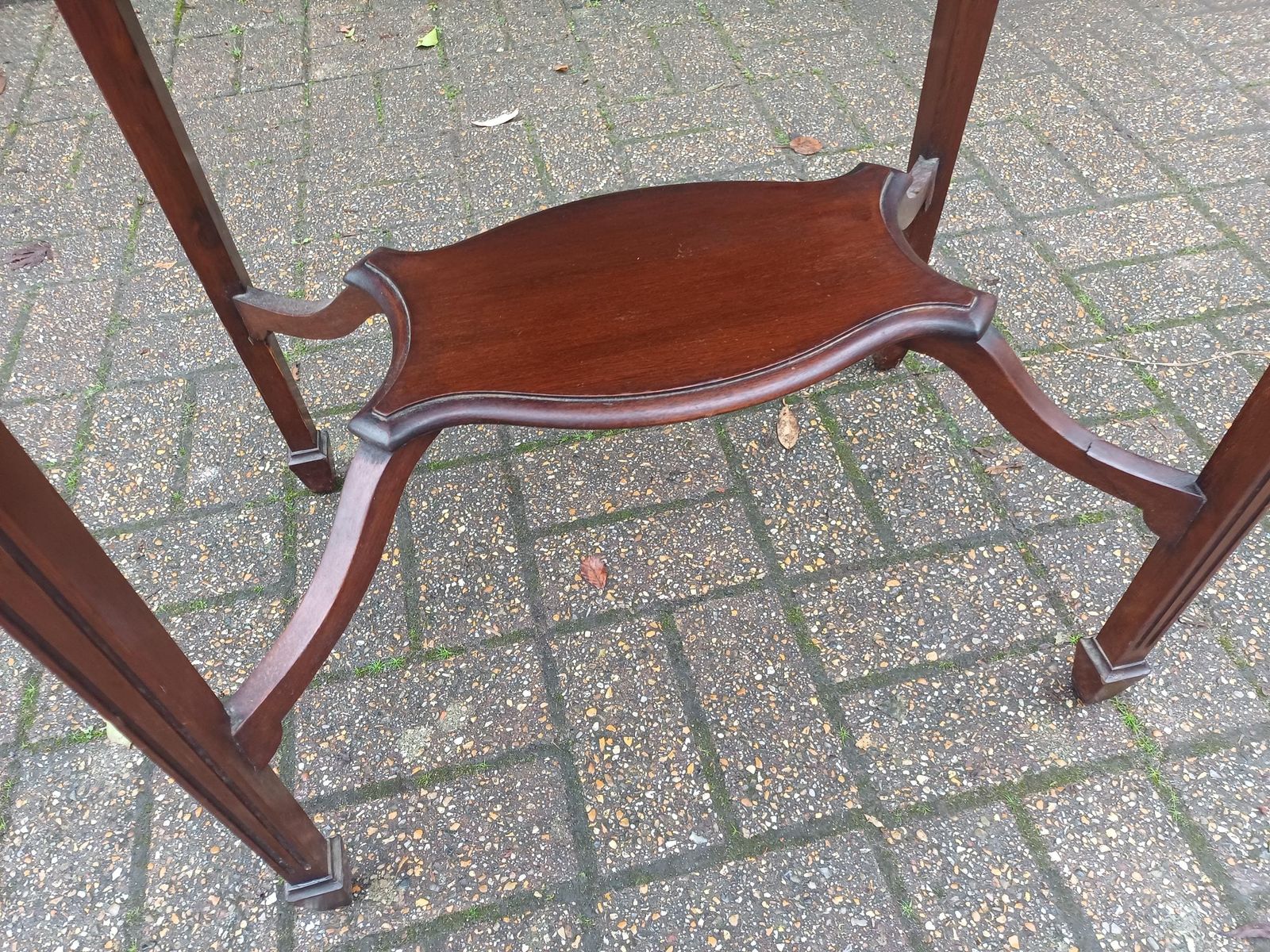 Fine Mahogany Side Table Console Elegant Shaped Top Lower Tier Shelf Antique Style Hall Lamp Table Vintage Carved Detail photo buy