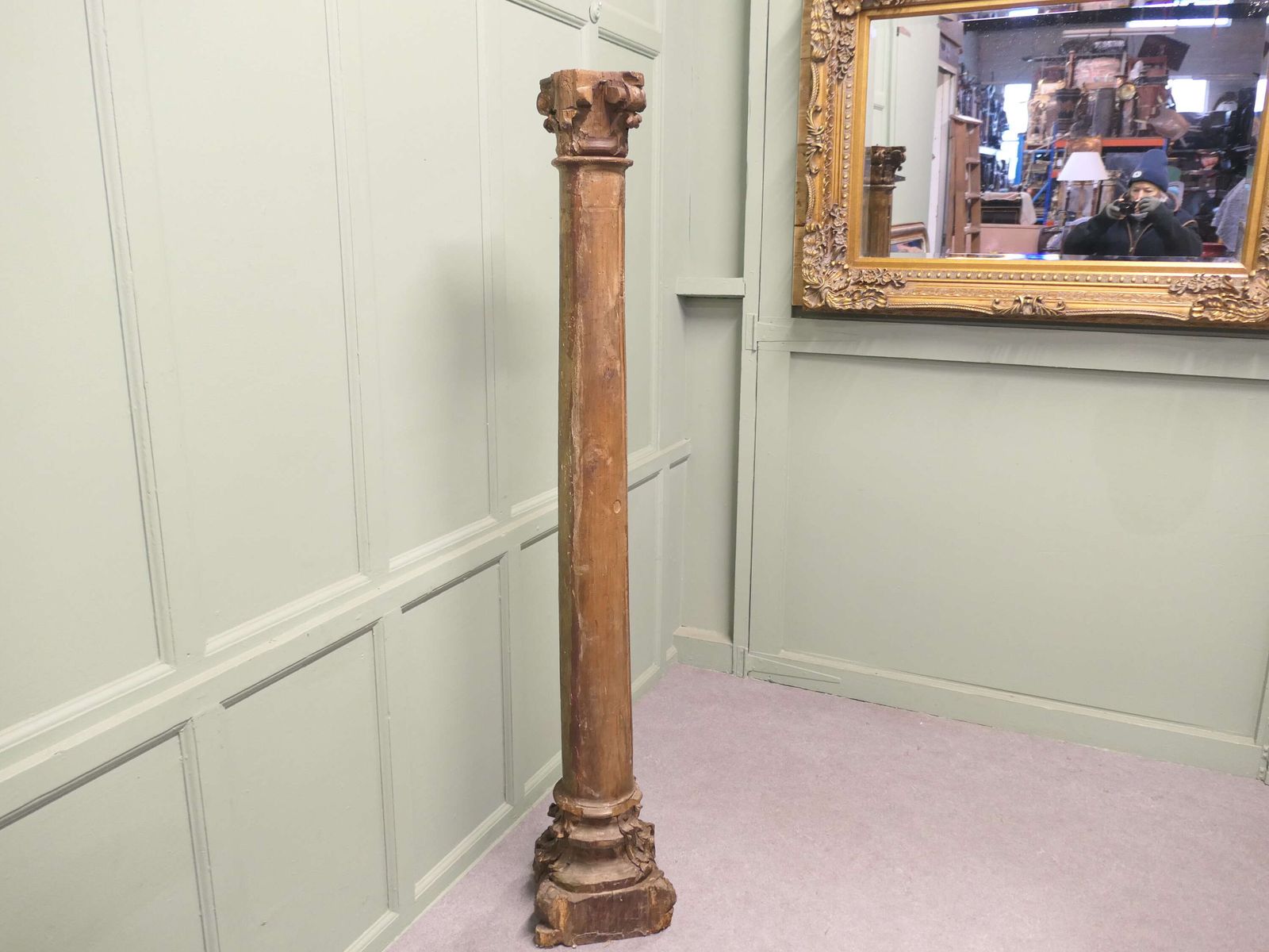 French Carved Gilt Corinthian Column photo vinterior