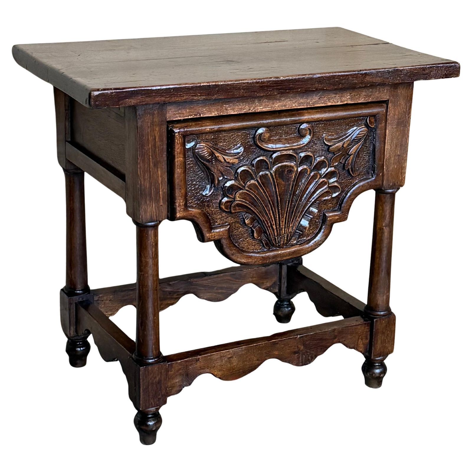 Table d'appoint ou table basse en noyer sculpté, fin du XIXe siècle, avec tiroir