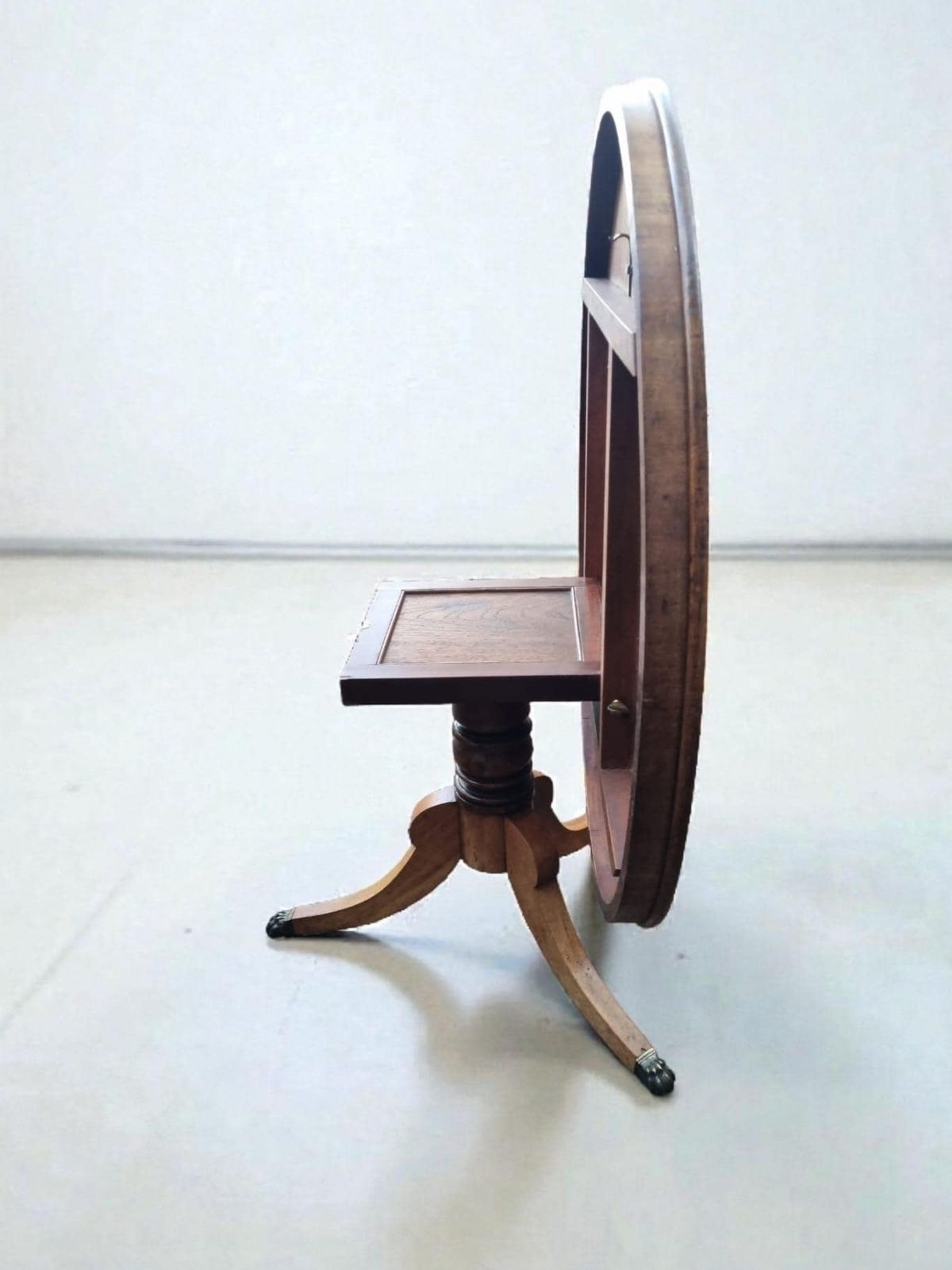 Antique Edwardian Tilt Top Pedestal Table / C.1905 / Lion Paw Brass Castors photo vintage