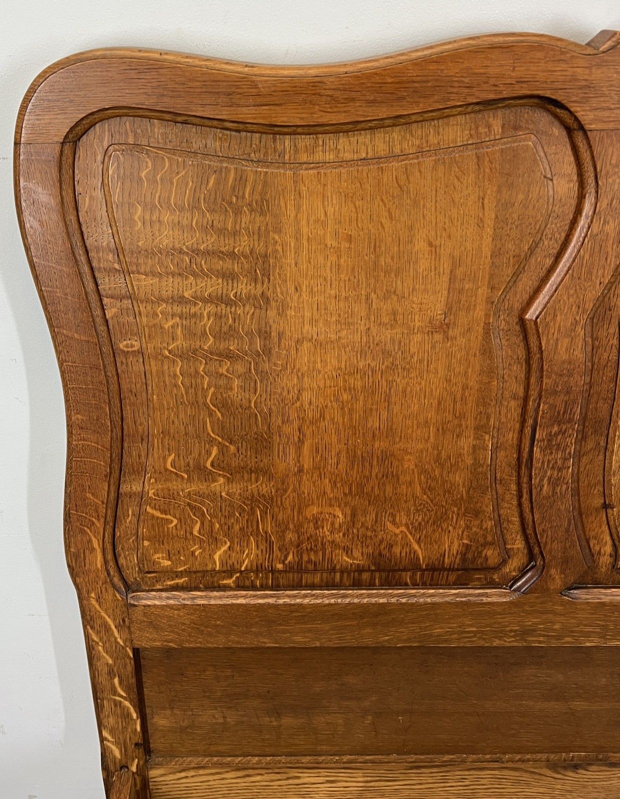 photo furniture Bed Vintage French Louis XVI Double Bed Frame Oak Carved Headboard Lot 4704