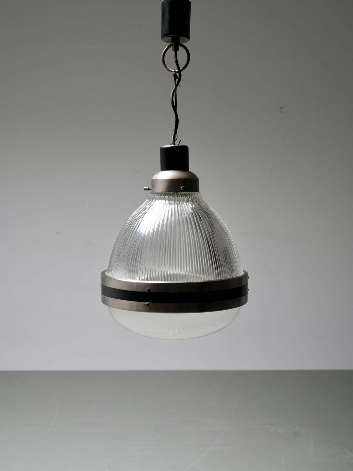 photo furniture Hanglamp In Zwart Gelakt Metaal En Glas, Italië, Jaren 1960