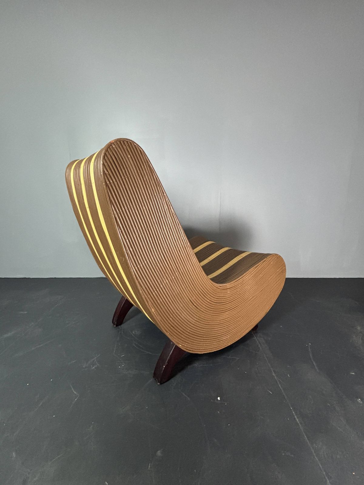 photo vinterior Curvy Wavy Pencil Reed Rattan Bamboo Low Lounge Chair, 1970s