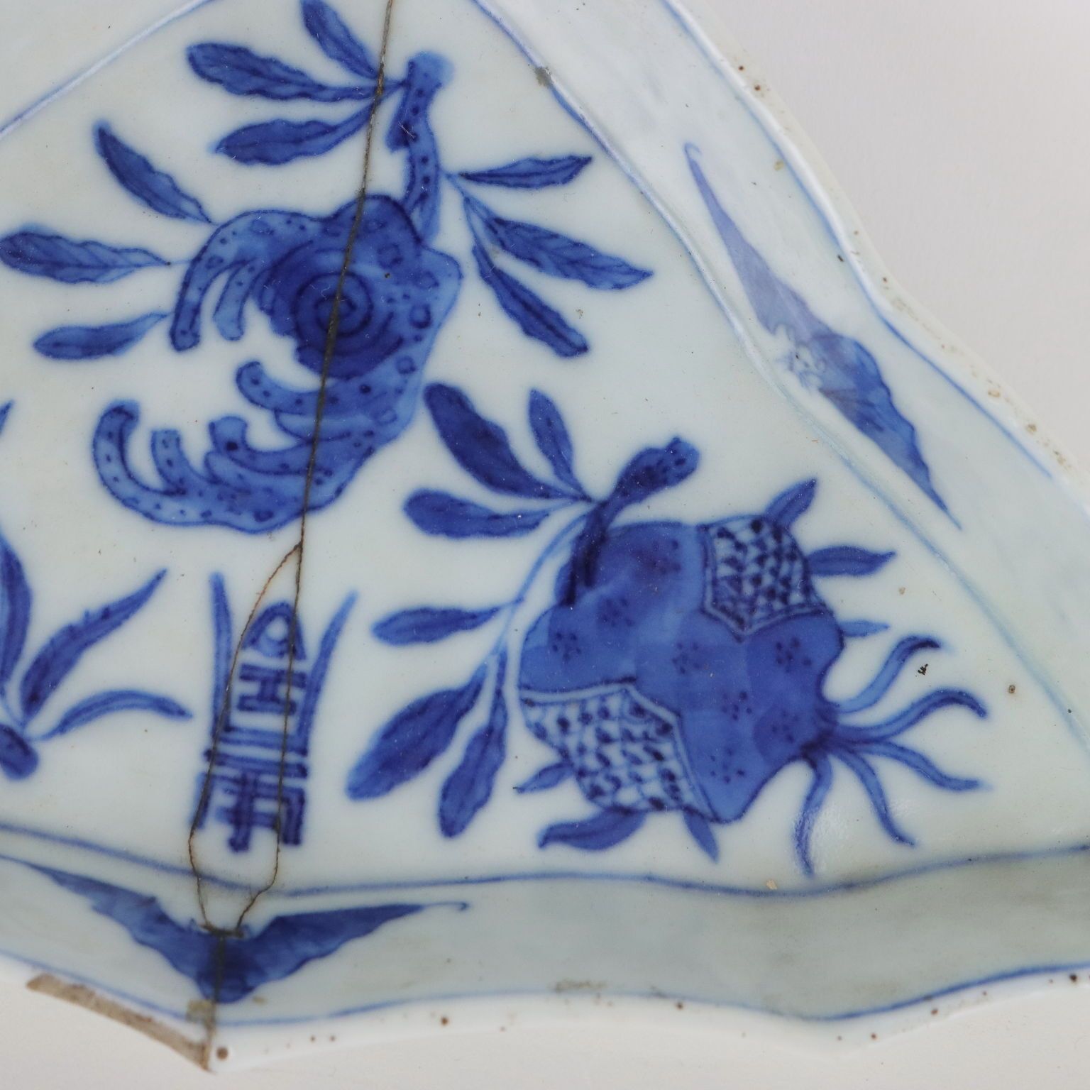 Small Chinese Plate Ko Sometsuke Chongzehn Era 1628 1644 photo for sale