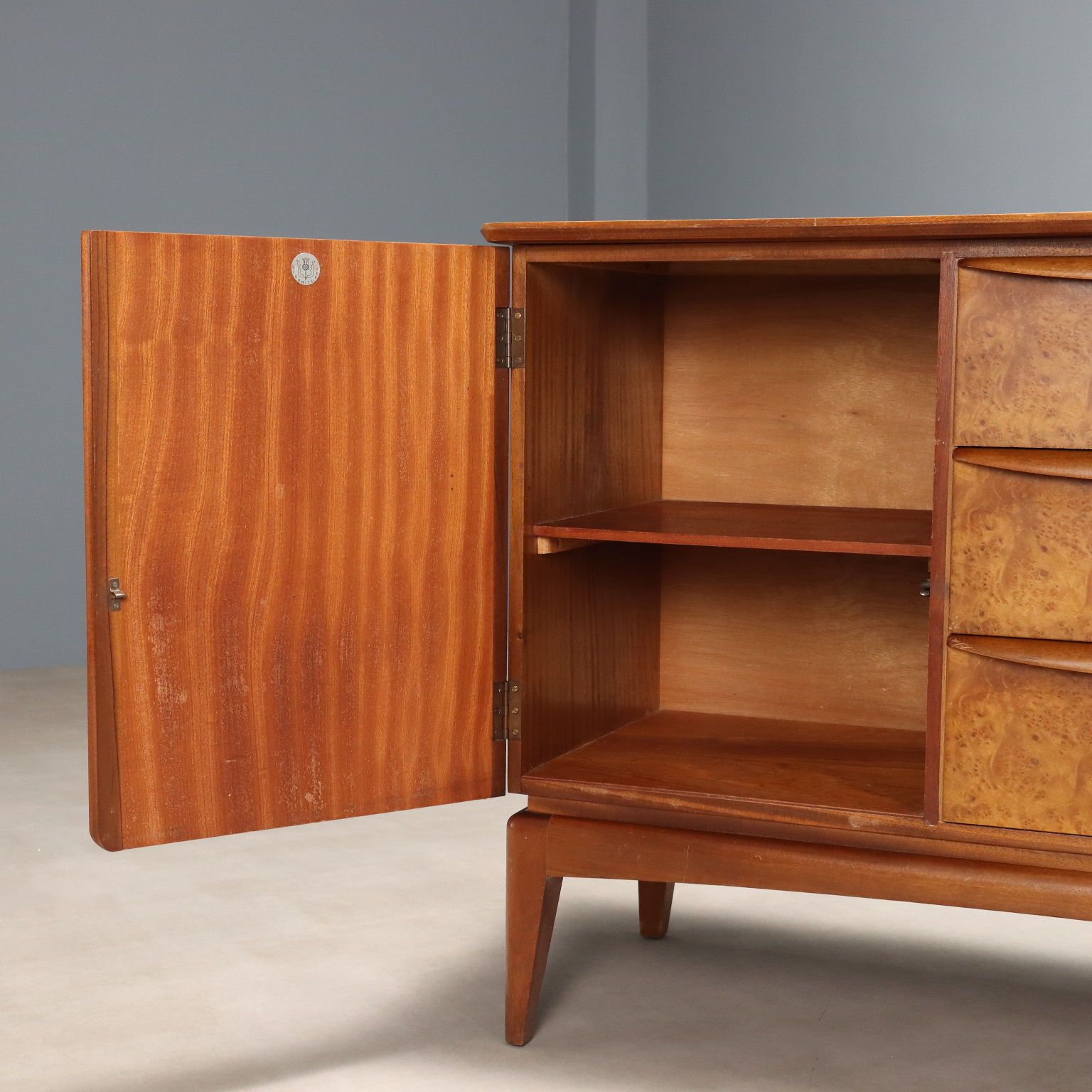 Credenza Anni '60 Di Manifattura Nordeuropea photo for sale