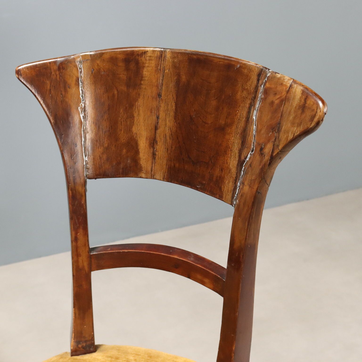 Gruppo 4 Sedie Restaurazione photo Furniture