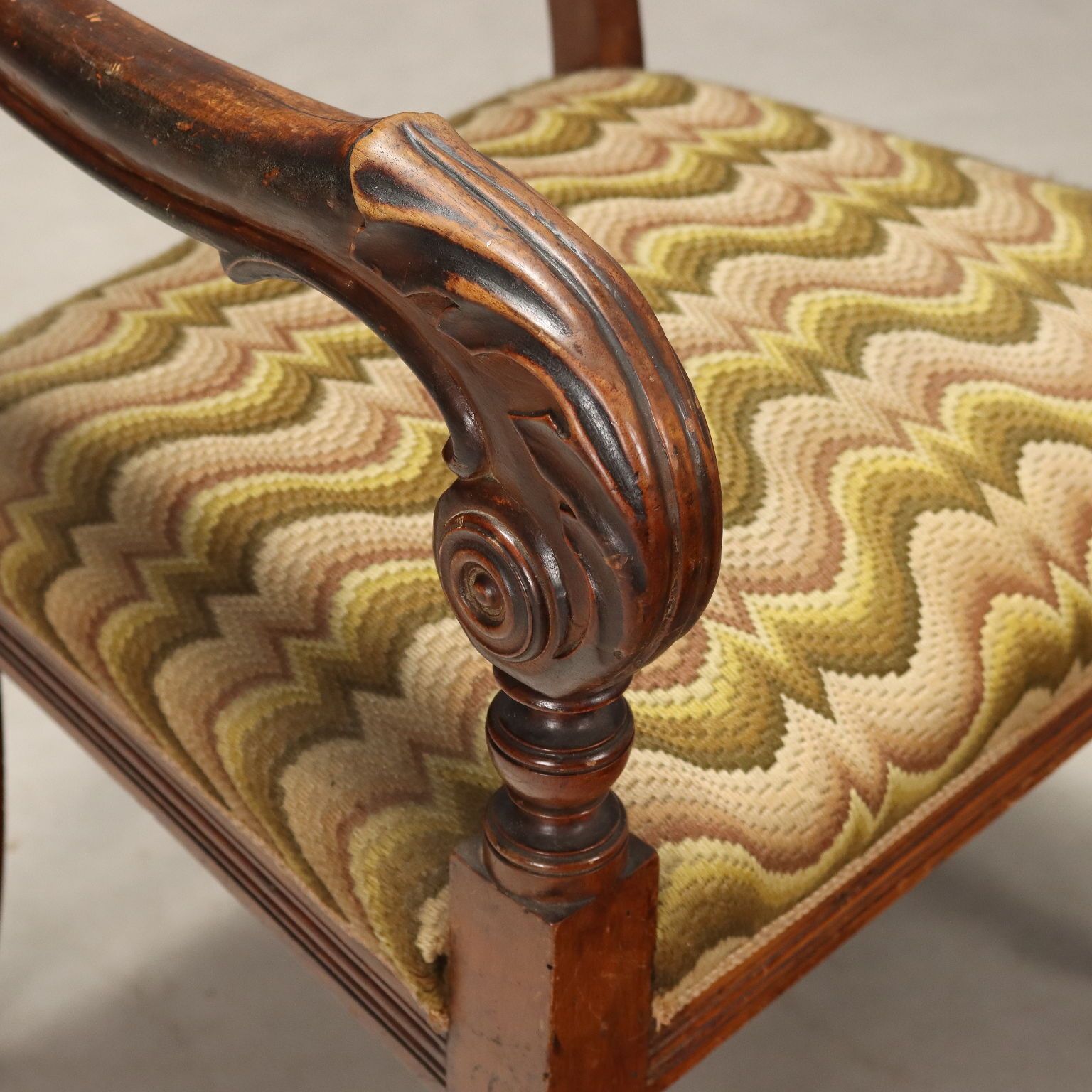 Poltrona Luigi Filippo In Noce photo Furniture