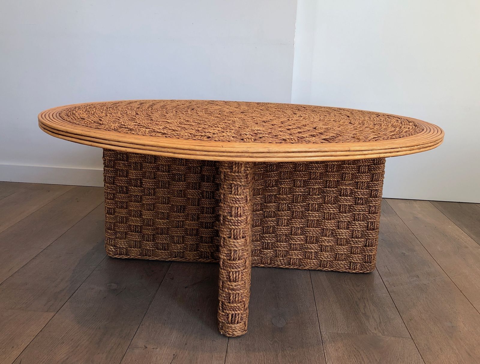 photo vinterior Pair Of Important Round Coffee Tables In Rope And Wood In The Taste Of Audoux Minet
