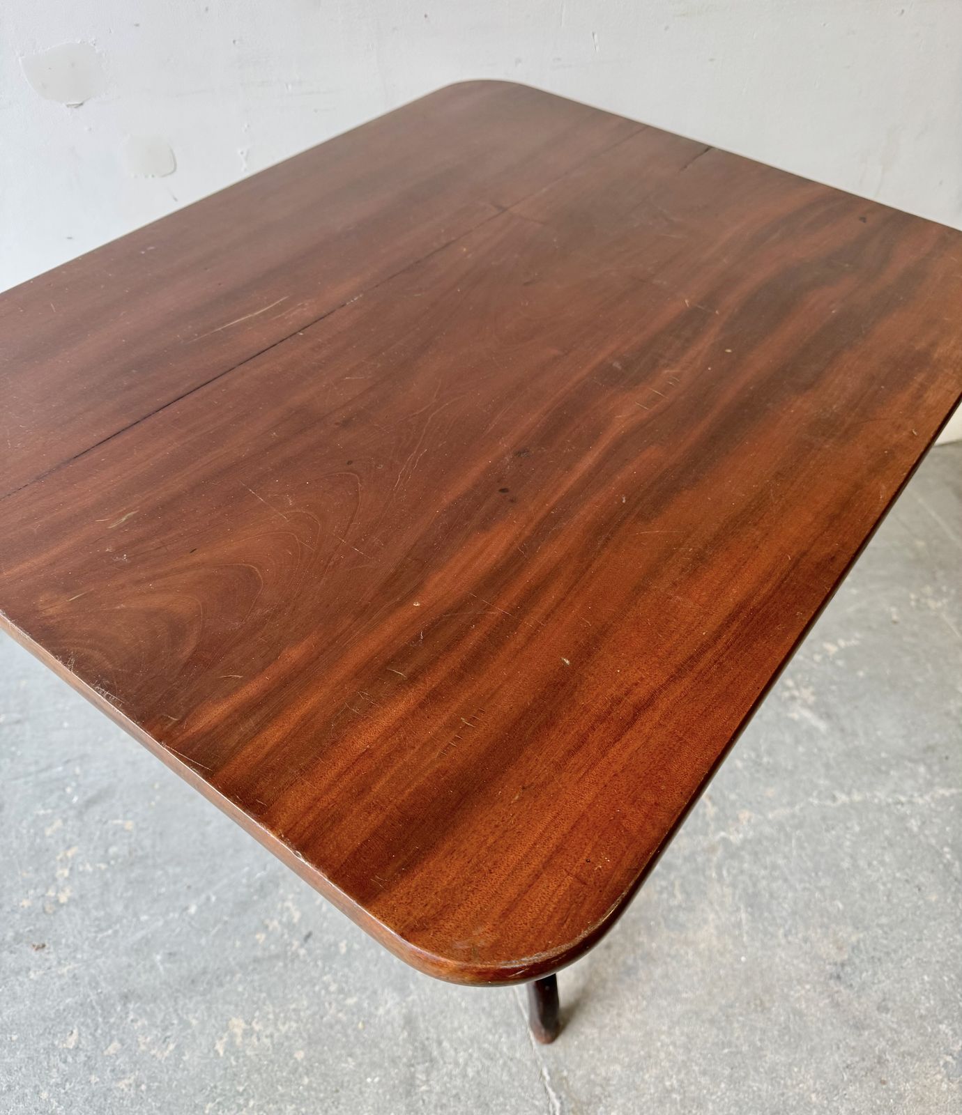 Georgian Mahogany Tilt Top Table photo 320.0