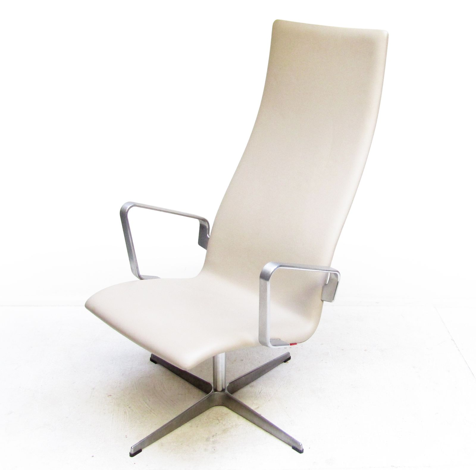 Rare Danish Oxford Lounge Chair In Leather By Arne Jacobsen For Fritz Hansen photo vintage