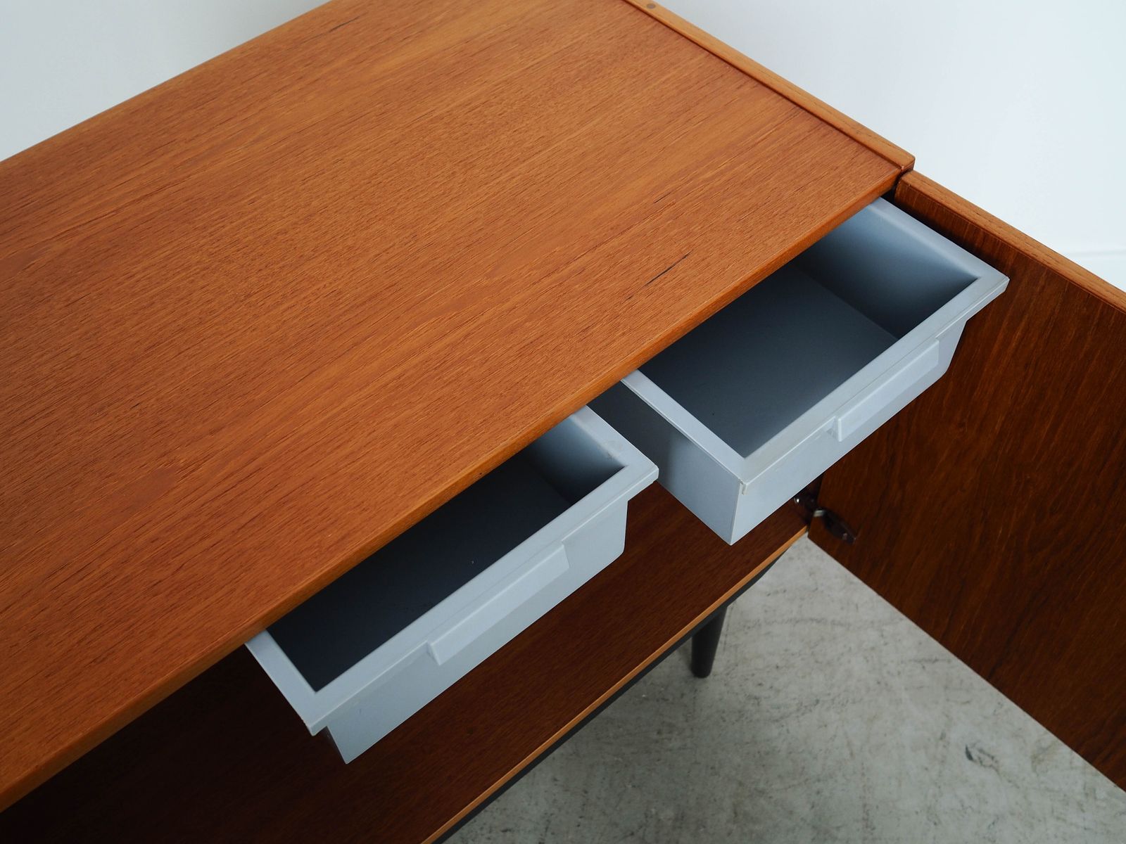 679.0 Teak Cabinet, Danish Design, 1970s, Production: Denmark photo