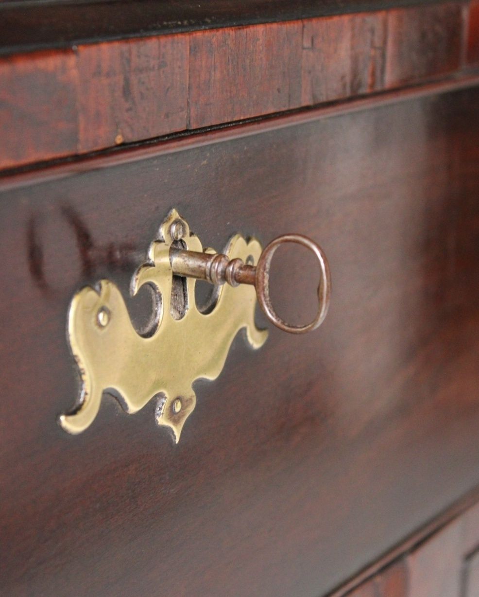 George II Red Walnut Kneehole Desk photo vintage