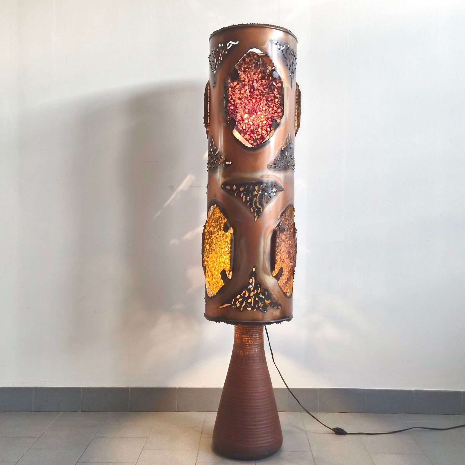 photo vintage Vintage Brutalist 1970 Accolay Ceramic Resin & Copper Floor Lamp 70s 1970s