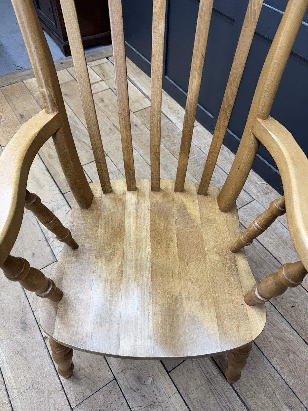Preloved Farmhouse Beech Windsor Armchair / Kitchen Fireside Chair (B) photo vinterior