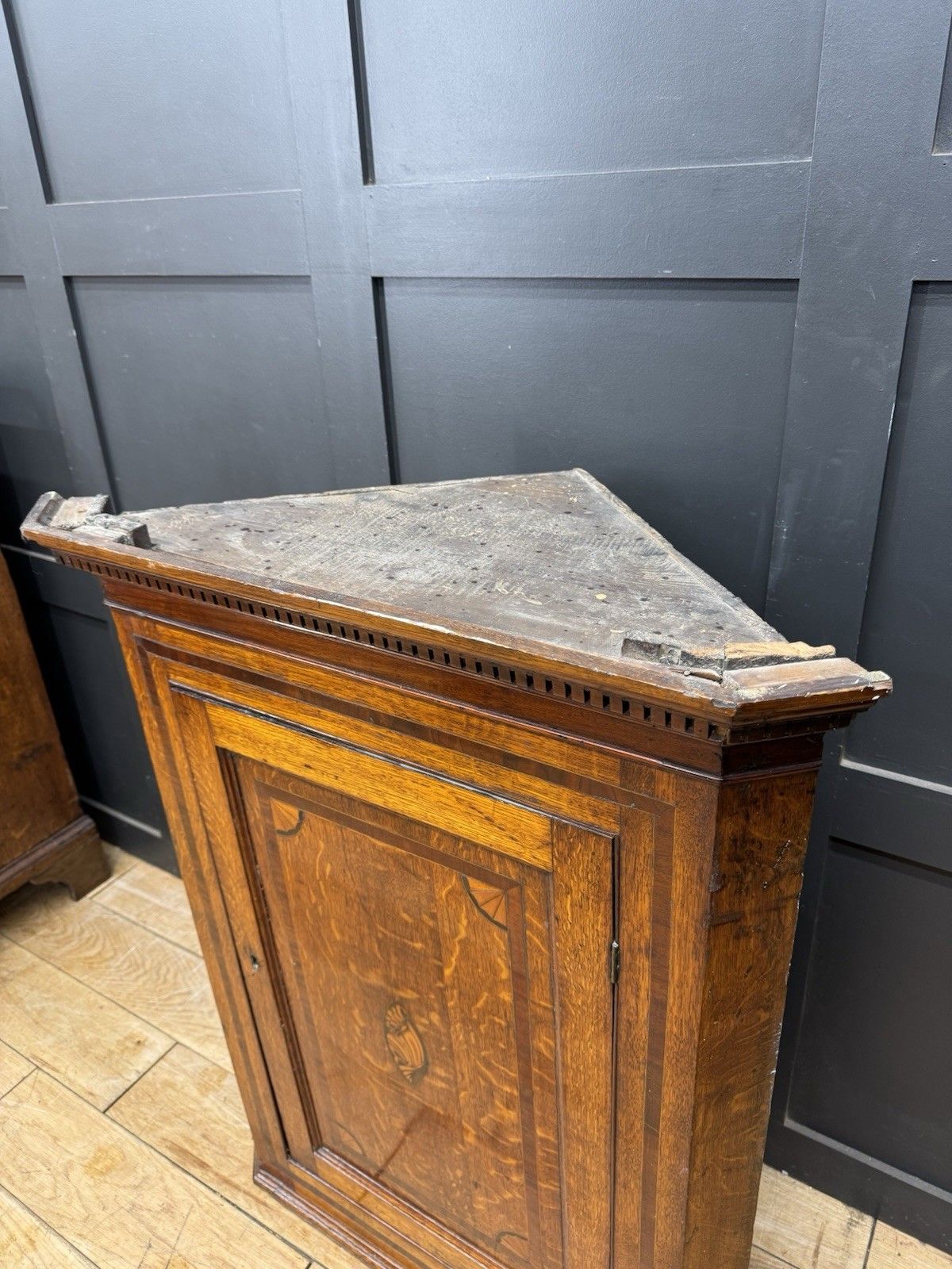 Georgian Oak Wall Corner Cupboard / Hanging Corner Cabinet / Hall Storage photo vinterior