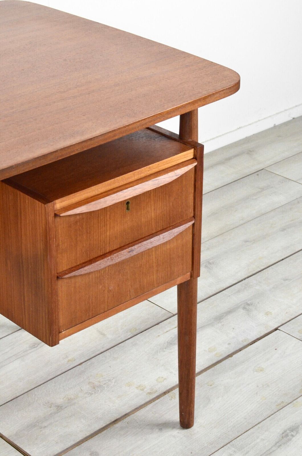 Midcentury Danish Teak Desk By Gunnar Nielsen For Tibergaard. Vintage / Modern / Retro. photo vinterior