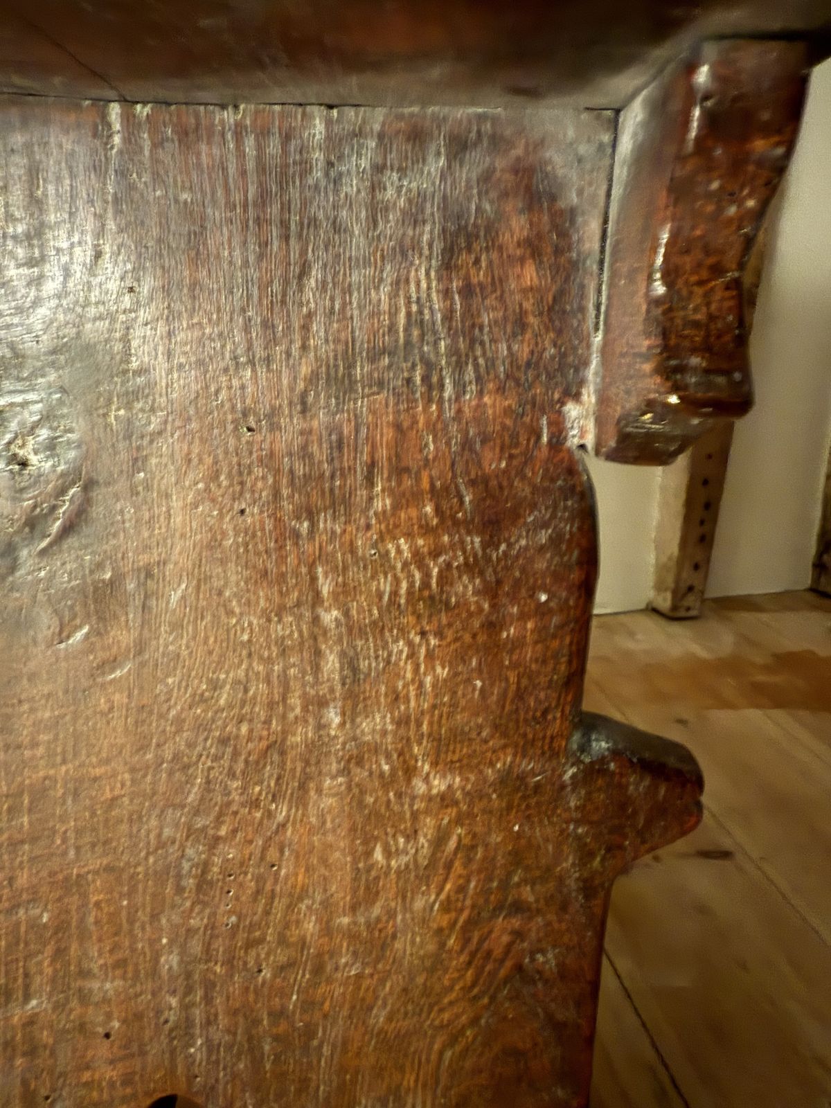 photo vinterior Rare 16th Century Elm Boarded Stool From The Reign Of Henry VIII