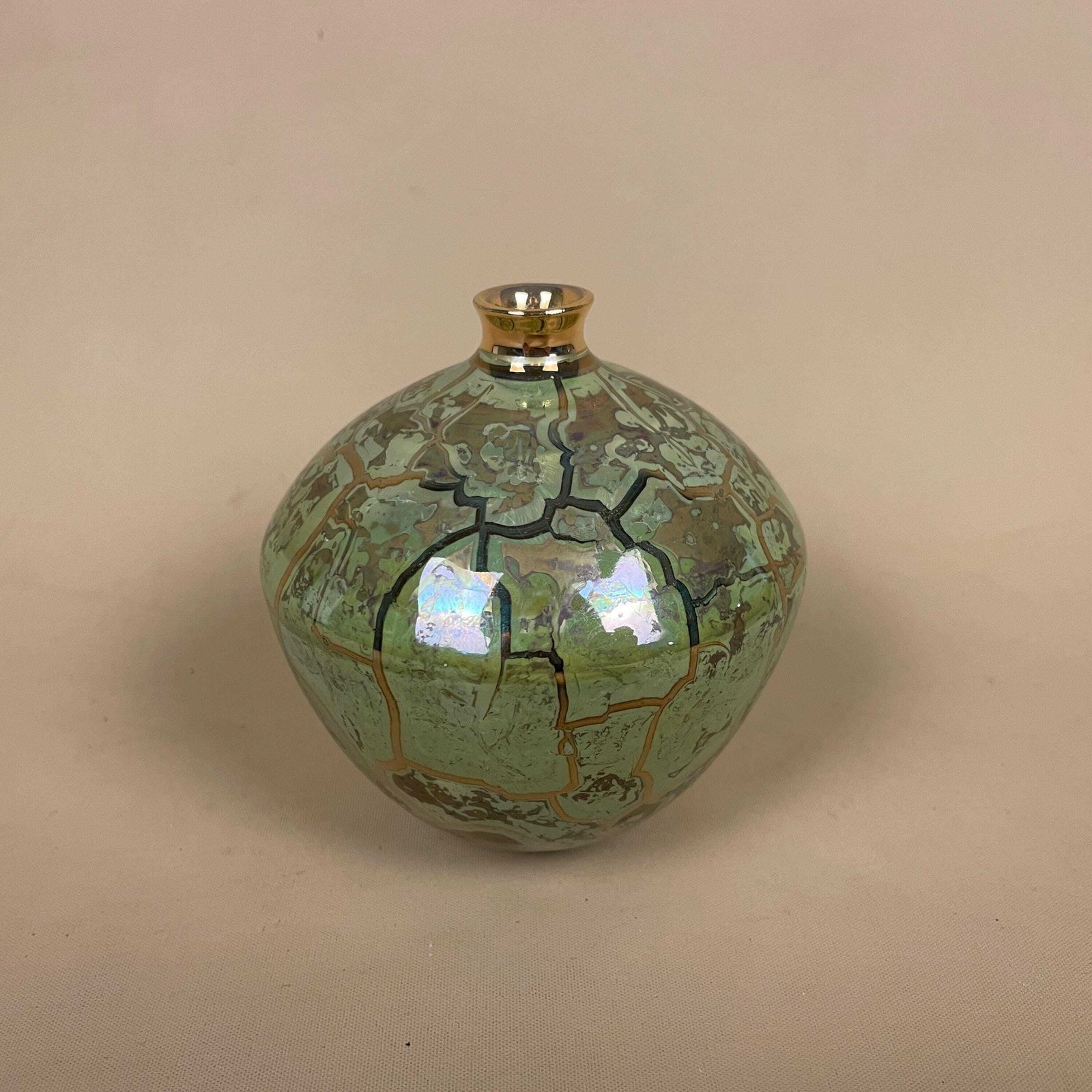 Green Lusterware Vase Iridescent Crackle Studio Pottery Mid Century Asian Pot Vintage Decorative Tabletop Oriental Collectible photo vinterior