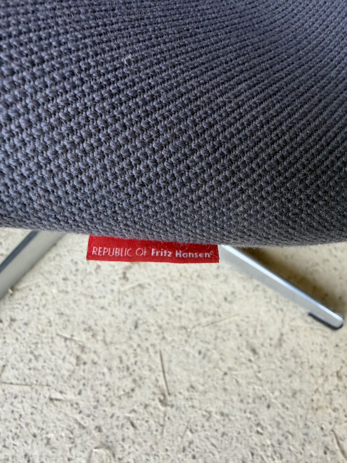 Oxford Swivel Lounge Chair And Footstool By Arne Jacobsen For Fritz Hansen photo for sale