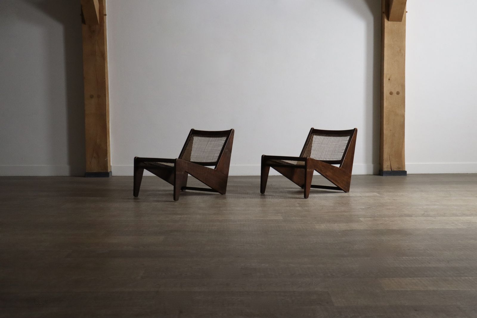 photo furniture Pierre Jeanneret Kangaroo Chairs Pj Si 59, India, 1955